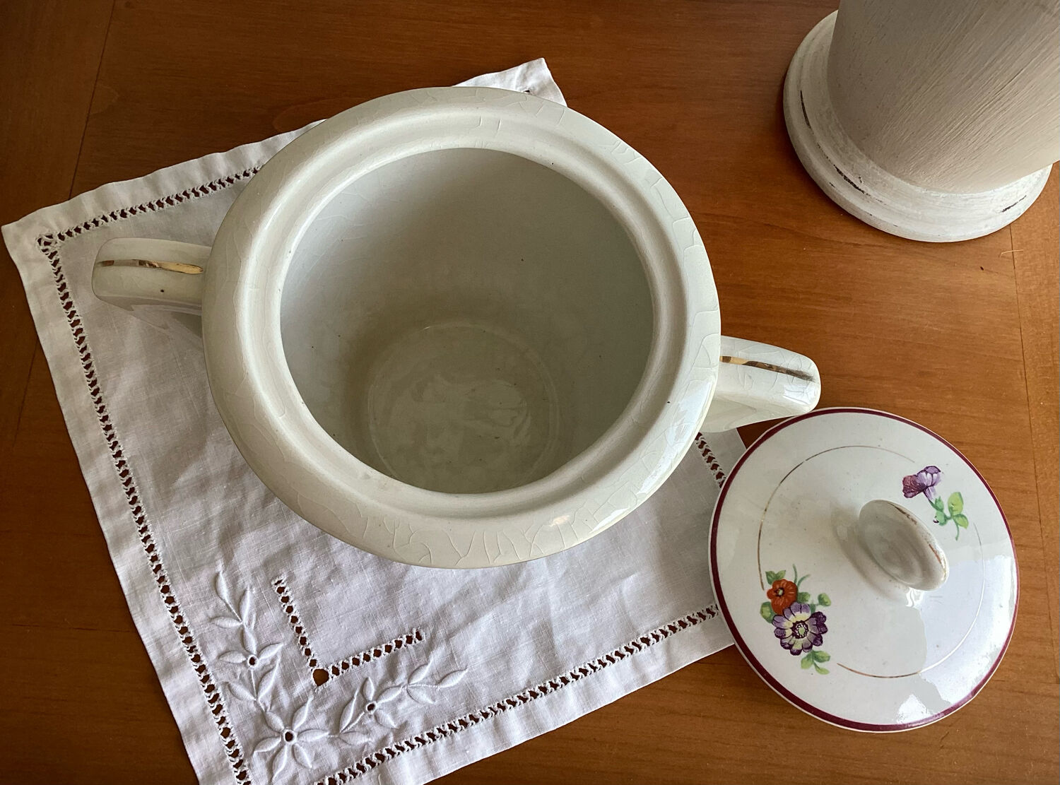 Former ceramic sugar bowl Moulin des Loups