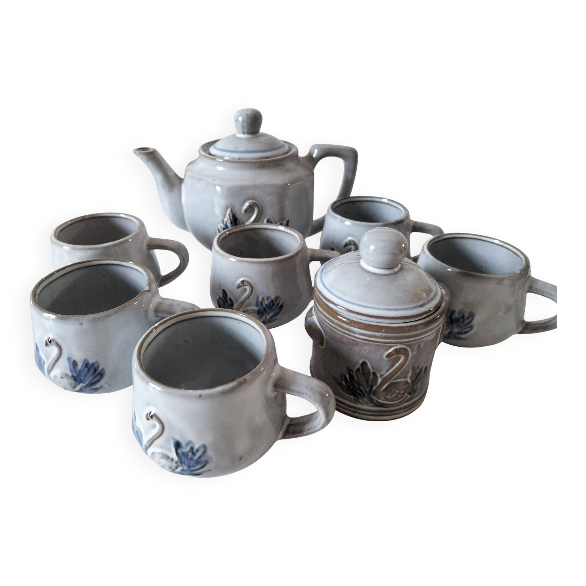 Stoneware tea set with swan decor – Hygge & Lagom spirit
