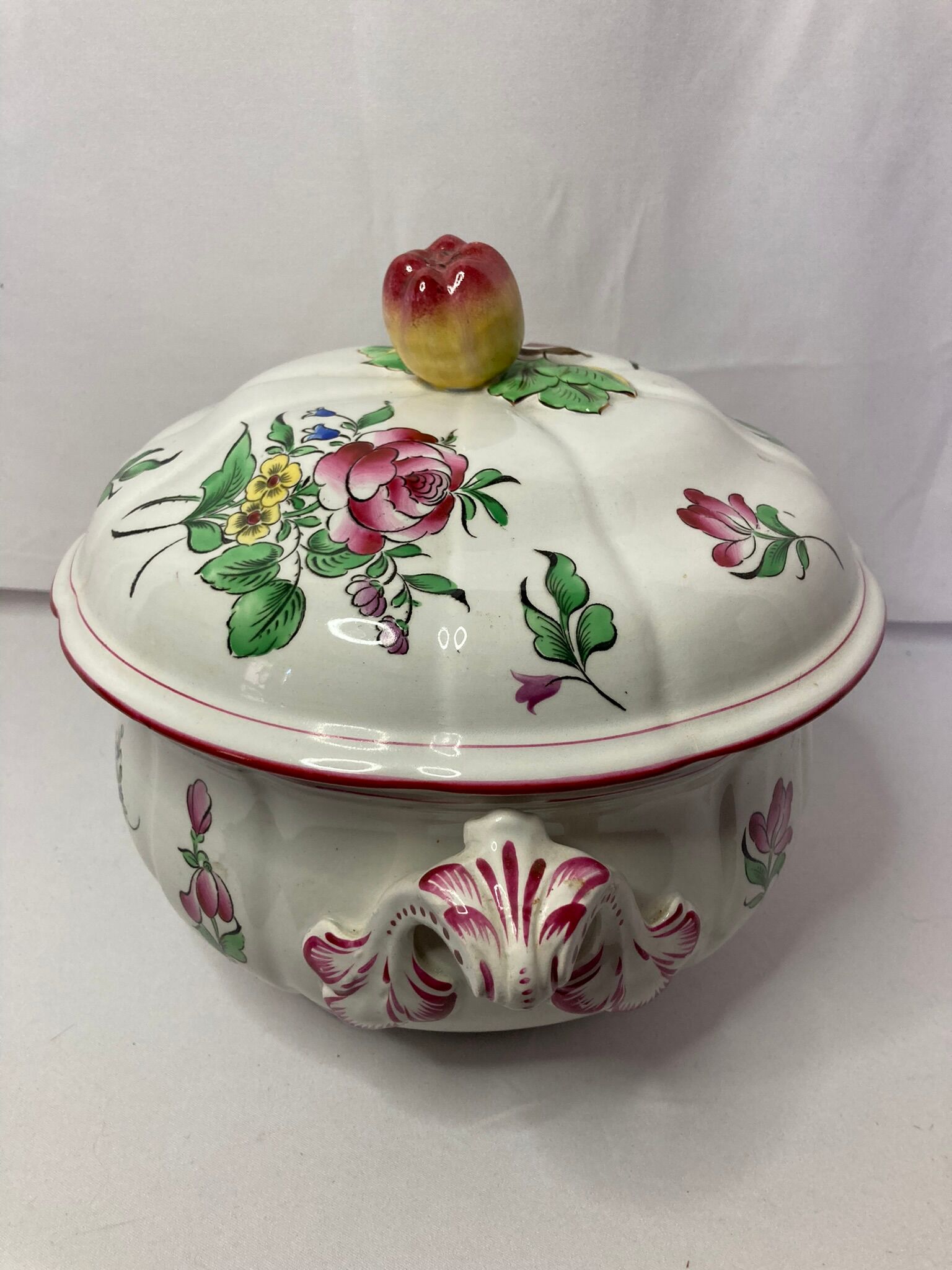 Old soup pot earthenware of the East floral decoration apple XXth