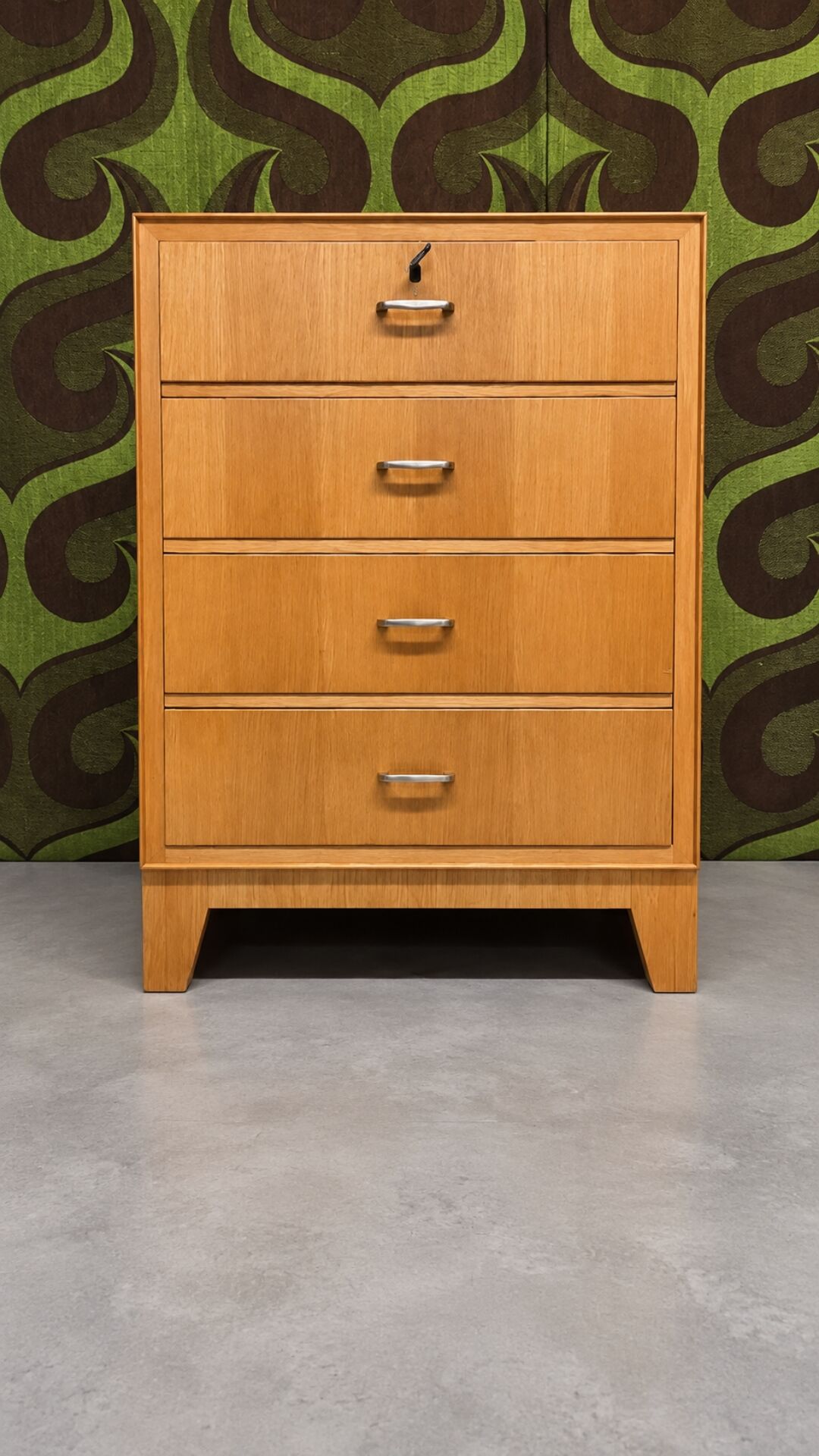 Vintage 1960s chest of drawers - 4 drawers - leg frame