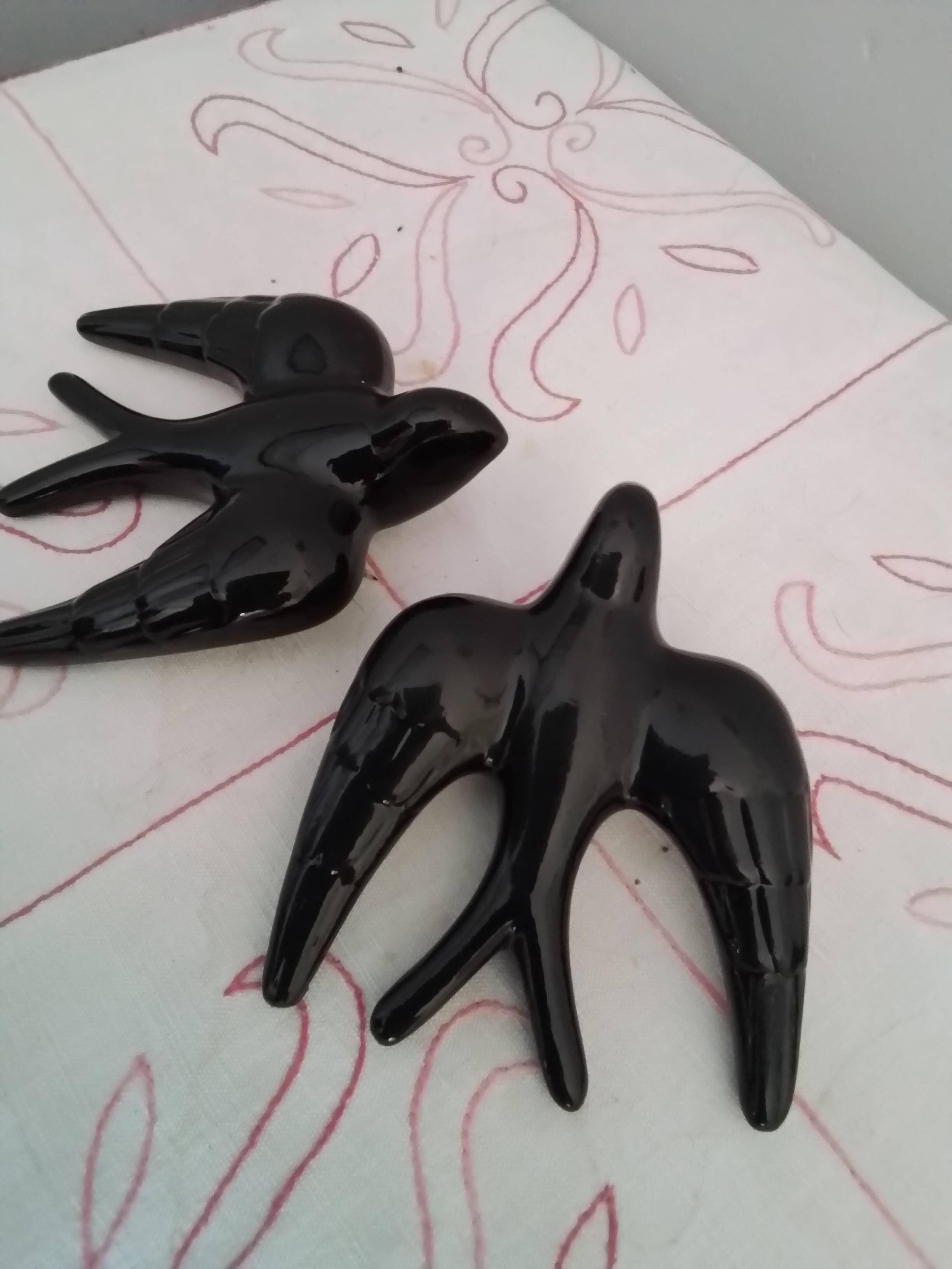 Set of two ceramic swallows