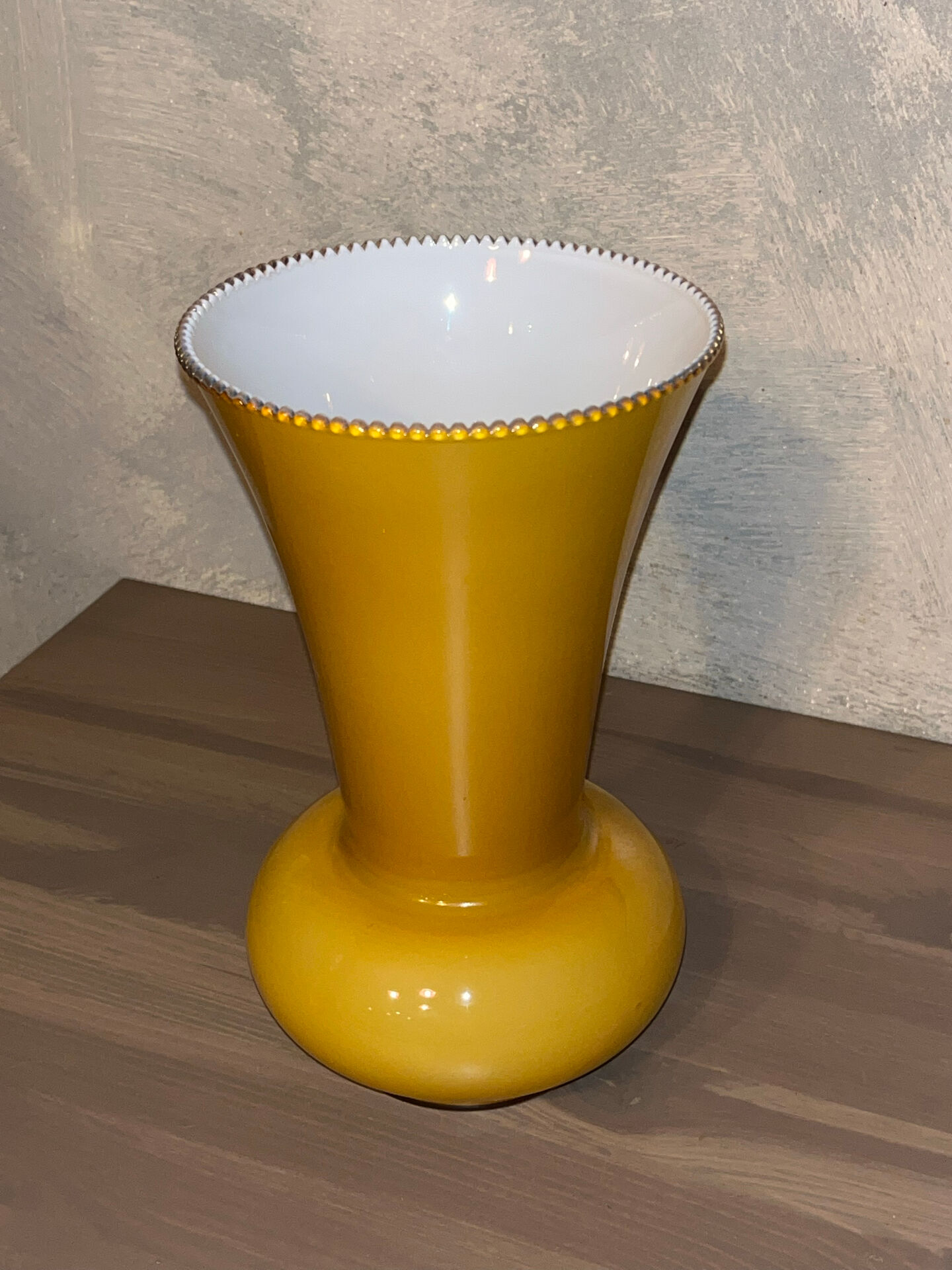 Trianon vase - Verrerie de Vianne with original box