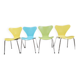 Set of 4 Serie 7 chairs by Arne Jacobsen, Fritz Hansen