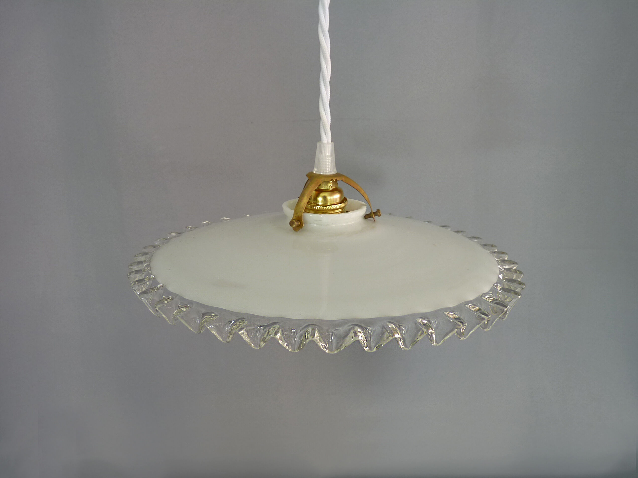 Flat white opaline hanging with transparent toothed collar