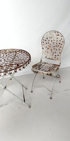 Set table and 2 garden chairs