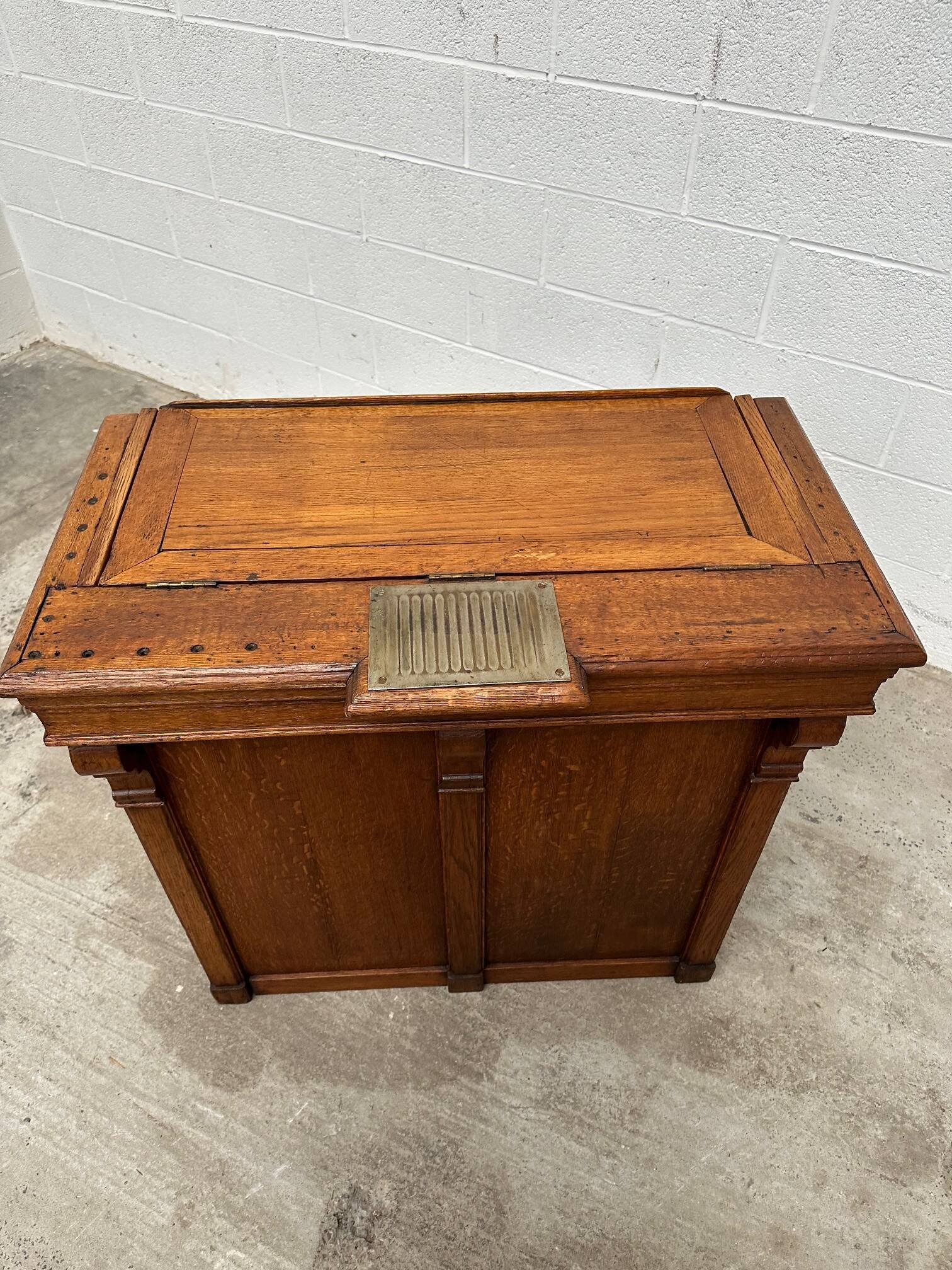 Late 19th century oak reception counter
