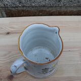 Pichet en faïence décorée – signé Duncan Marais