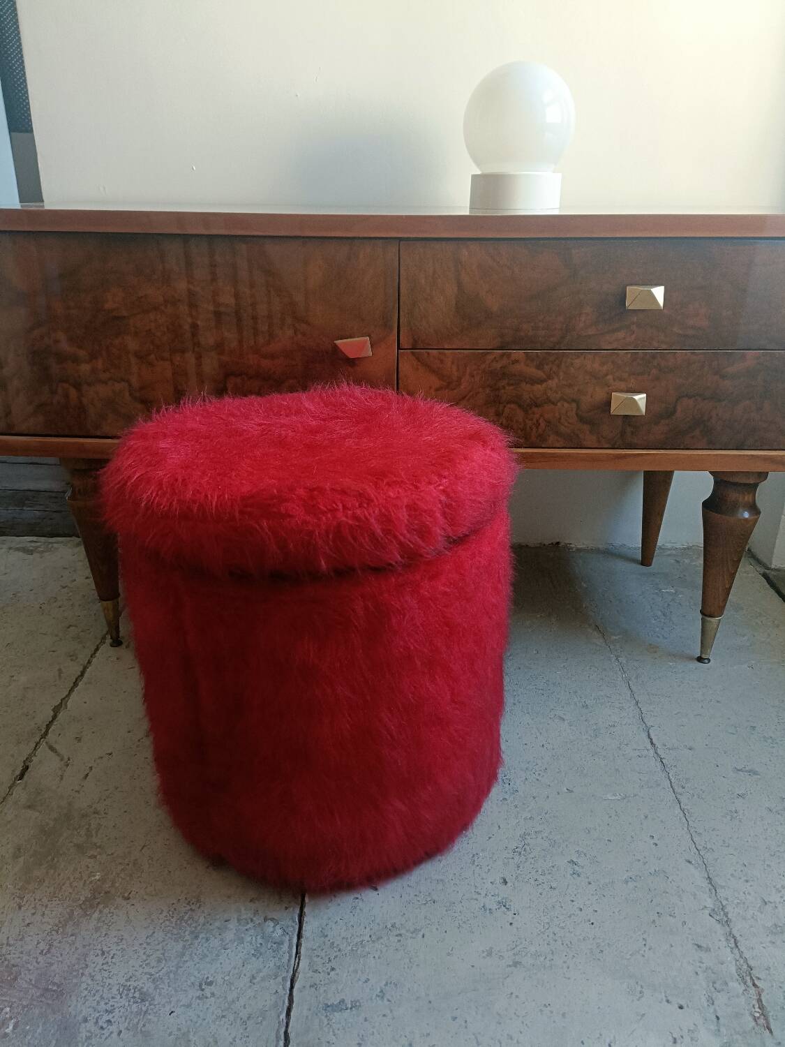 Vintage faux fur pouf