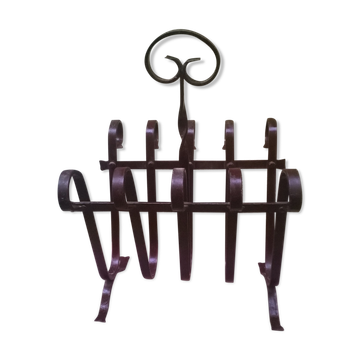 Wrought iron magazine holder