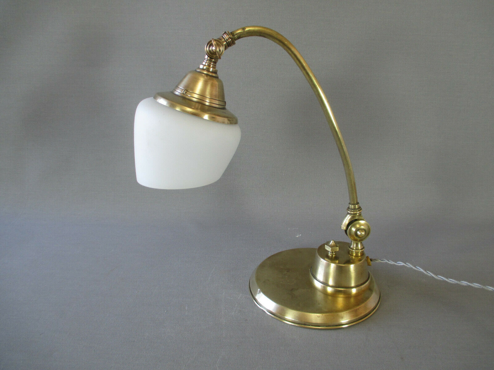 Old desk lamp brass tulip opaline