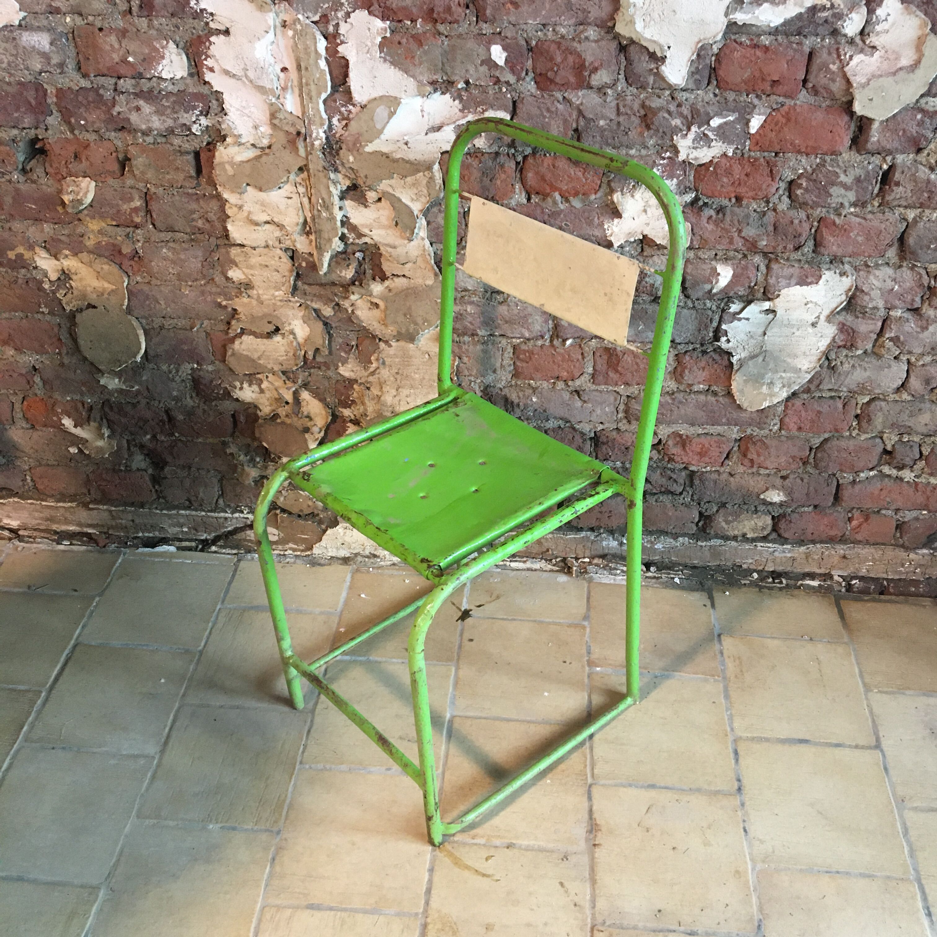 Chaise métallique vintage