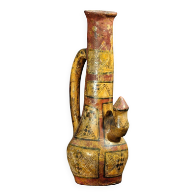 Poterie, vase kabyle titrée à décor géométrique polychrome, fin XIXe siècle