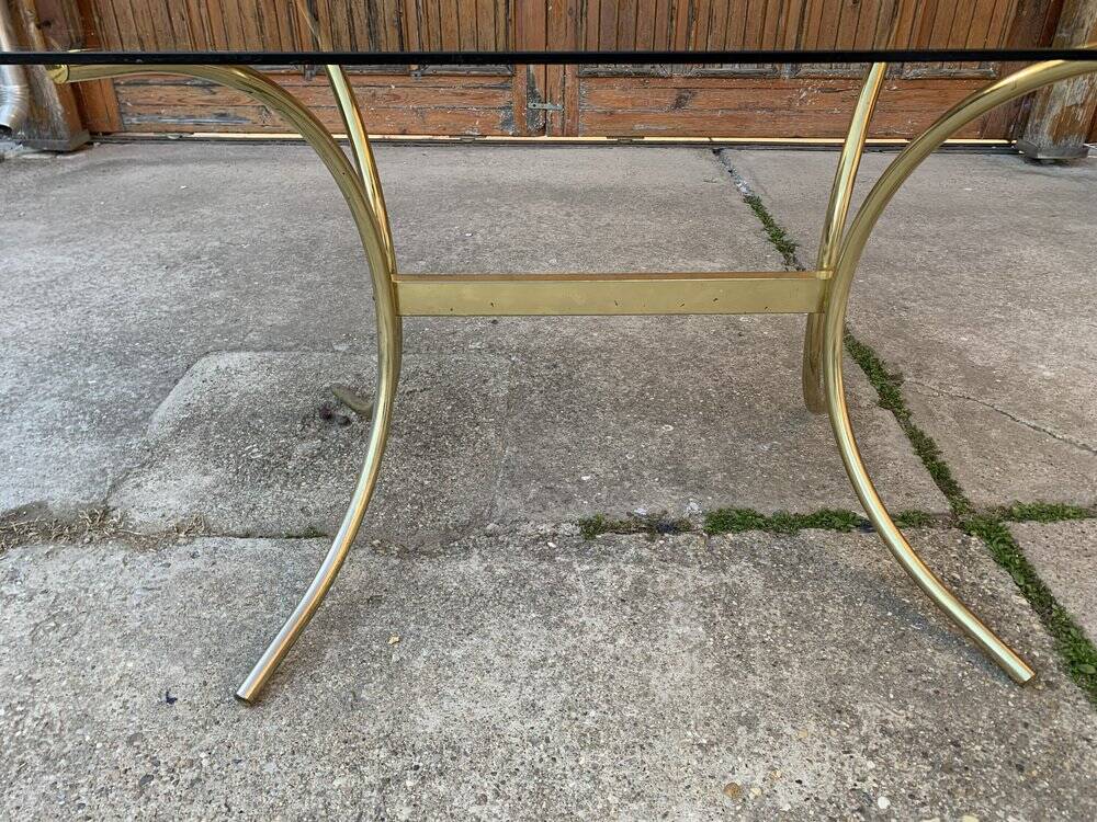 Table à manger années 1970 en laiton doré et verre fumé, style Hollywood Regency