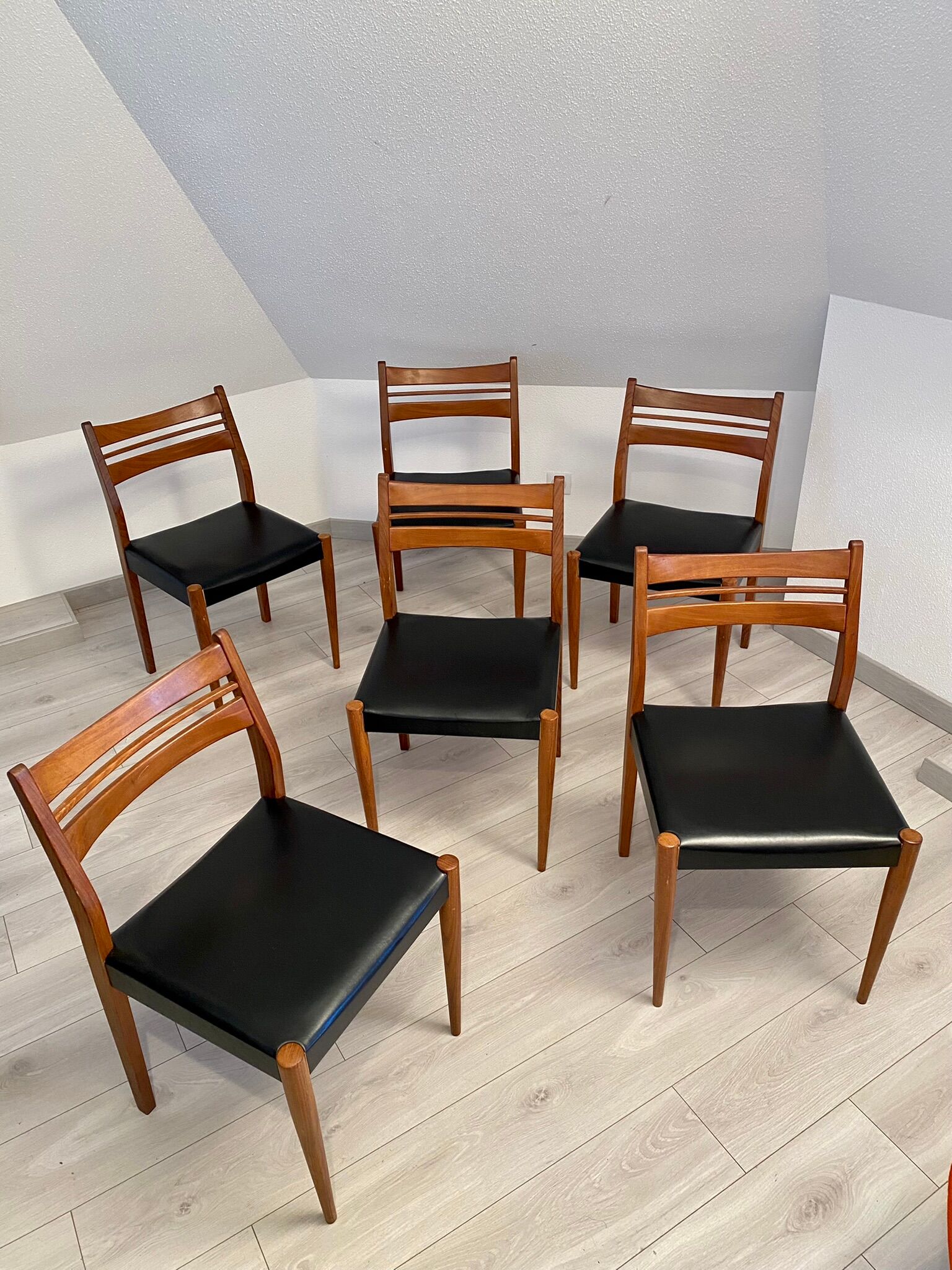 Lot 6 Scandinavian chairs year 60/70 beech and imitation leather