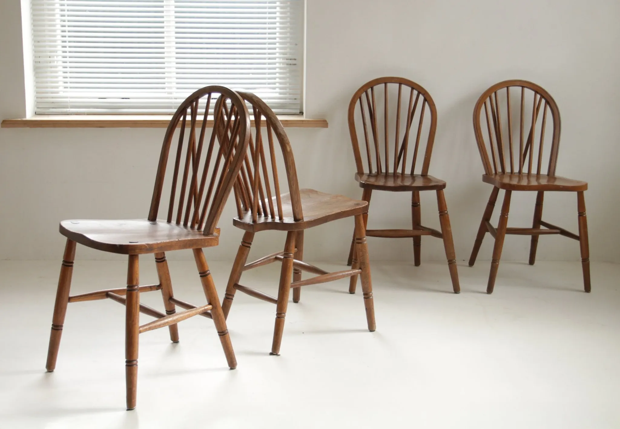Set of 4 19th-century British military Windsor chairs – WD stamped