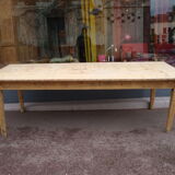 Farm table