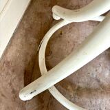 Parrot coat rack with 6 hooks in white curved beech