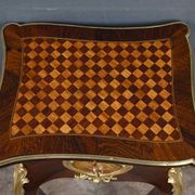 Table de salon, travailleuse en marqueterie, style Louis XV – fin XIXe