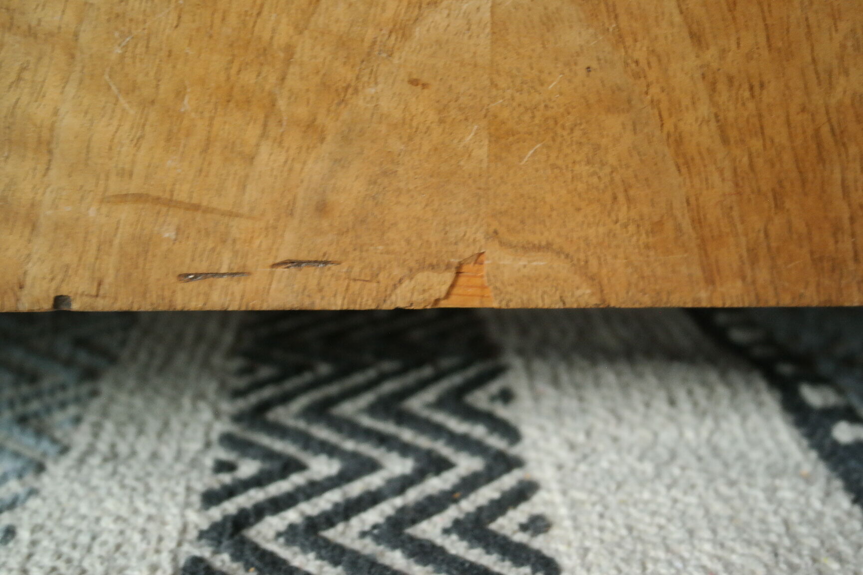 Louis Philippe style chest of drawers in light walnut, 20th century