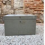 Wooden workshop chest with compartments