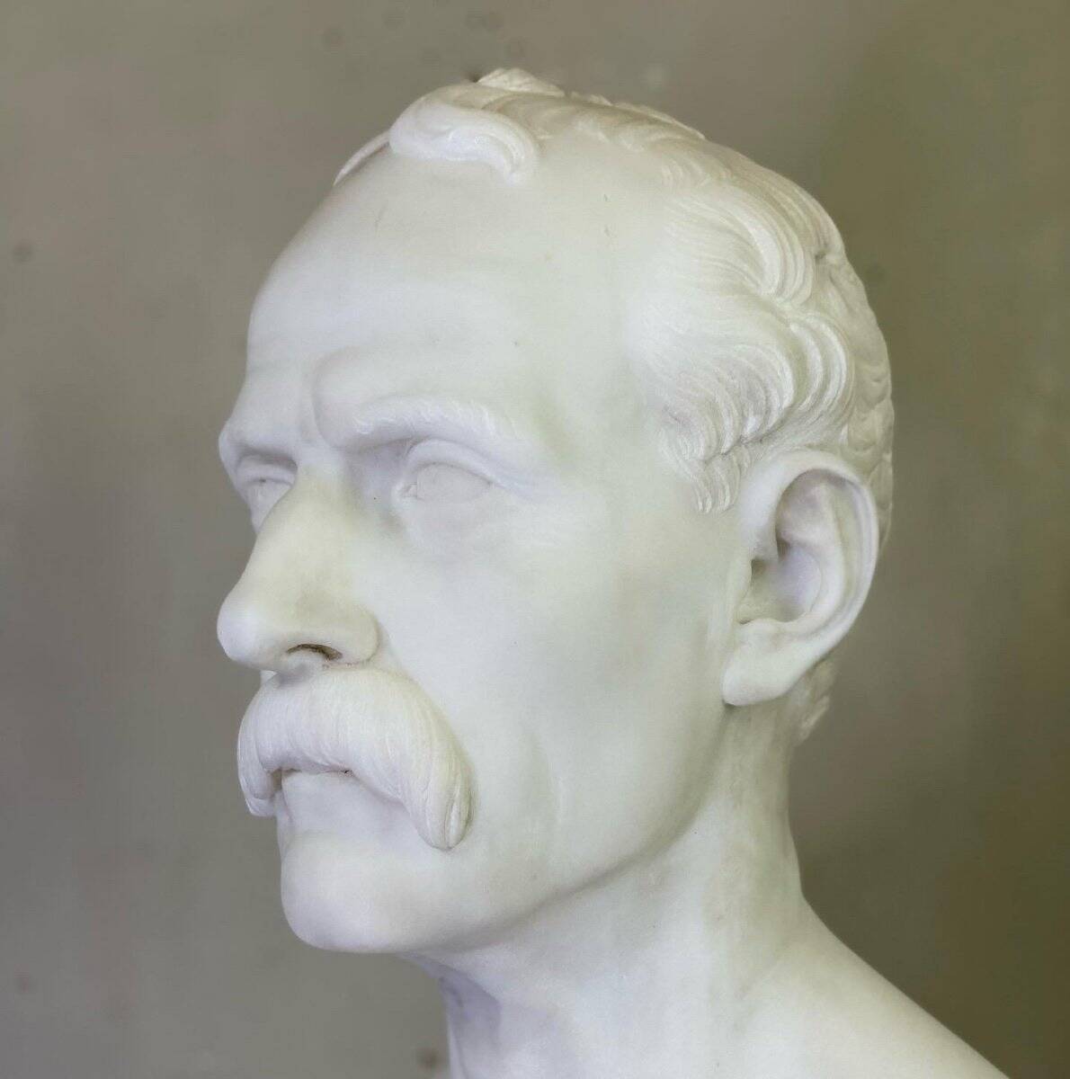 Male bust in Carrara marble, 19th century