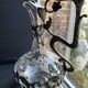 Aiguière – Verre gravé et métal argenté – Décor gui