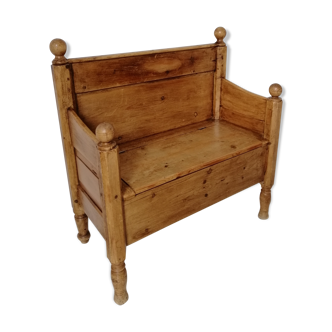 Old chest bench