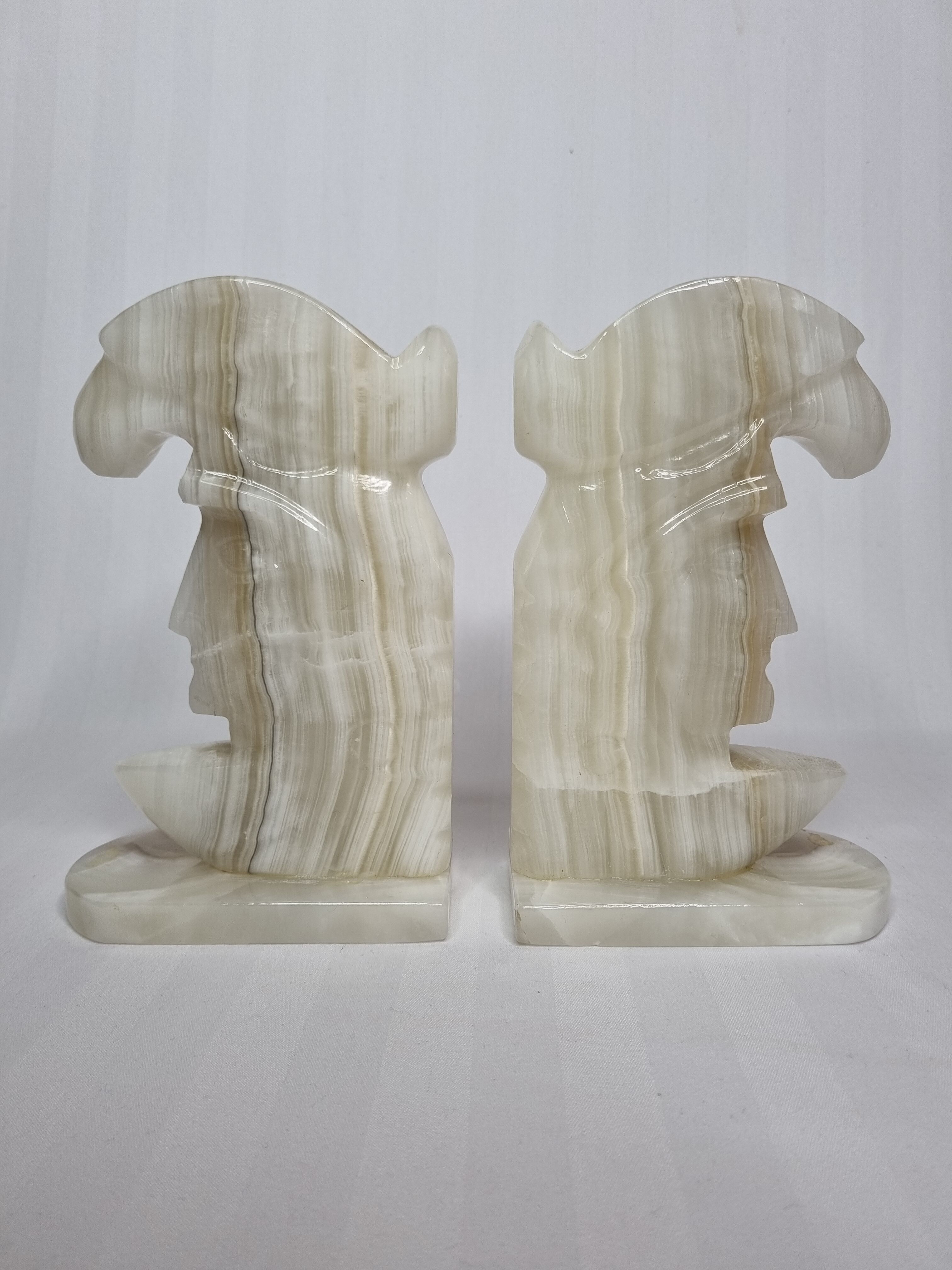 Pair of bookends in vintage white onyx, 21 cm