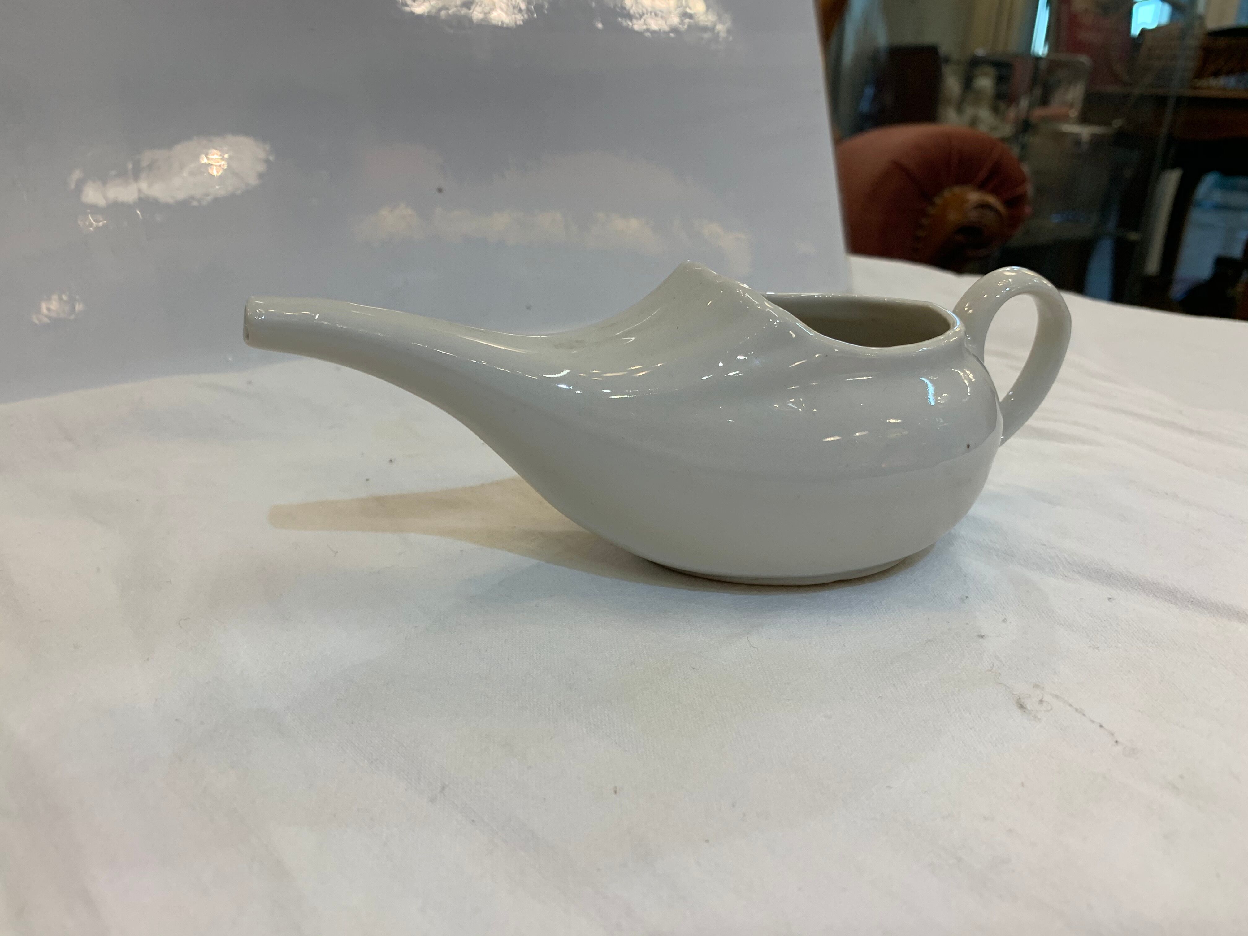 Porcelain saucière
