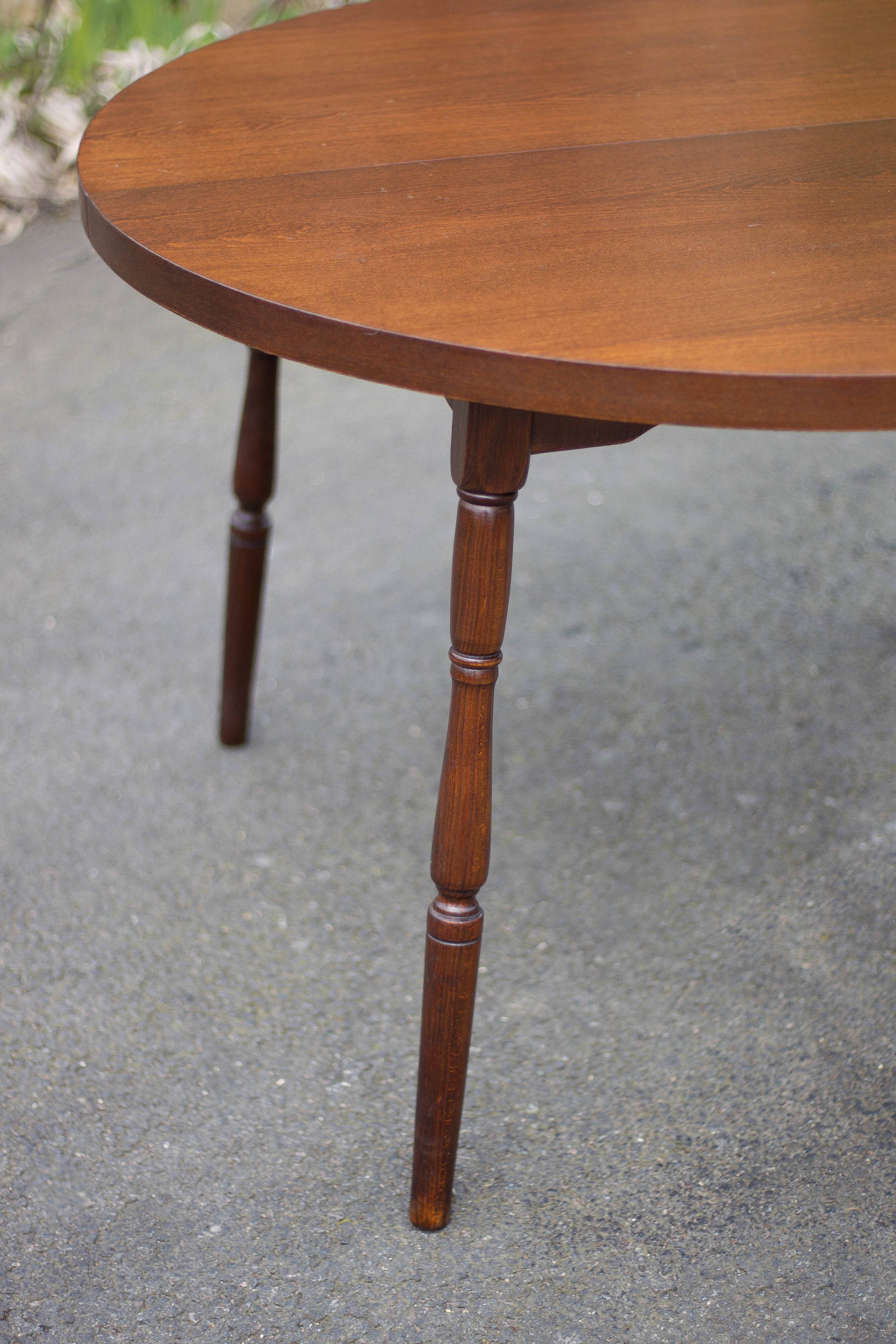 Round wooden table with 1 extension, wooden dining table, dining room table, kitchen table