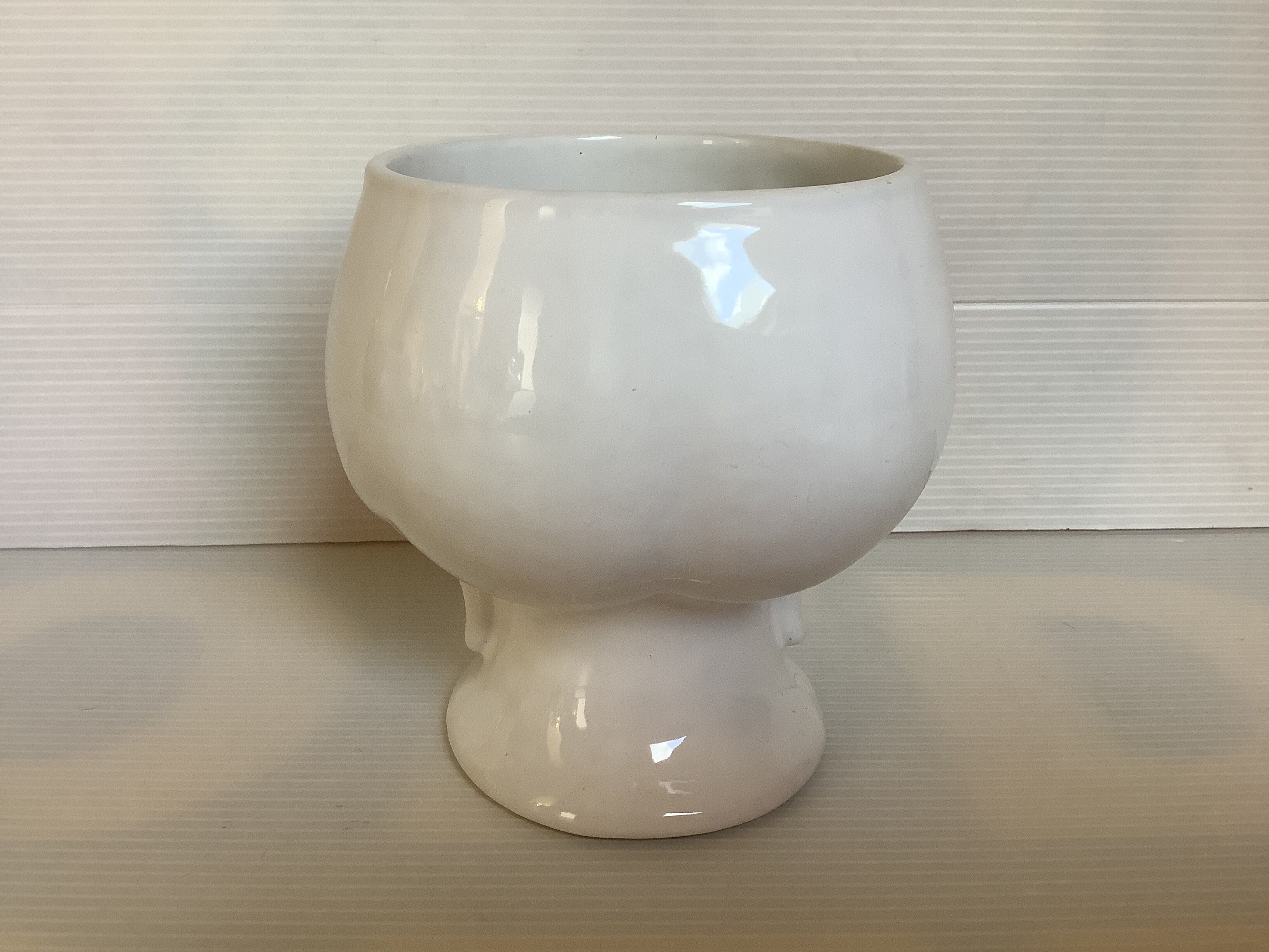Head girl cache pot vase white earthenware