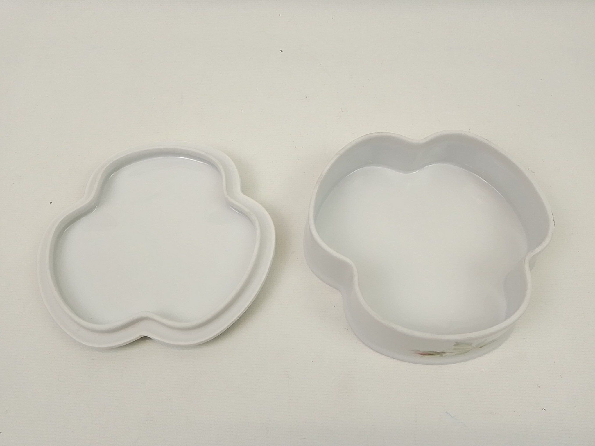 Boîte en céramique blanche déco roses – GIRAUD – Limoges France