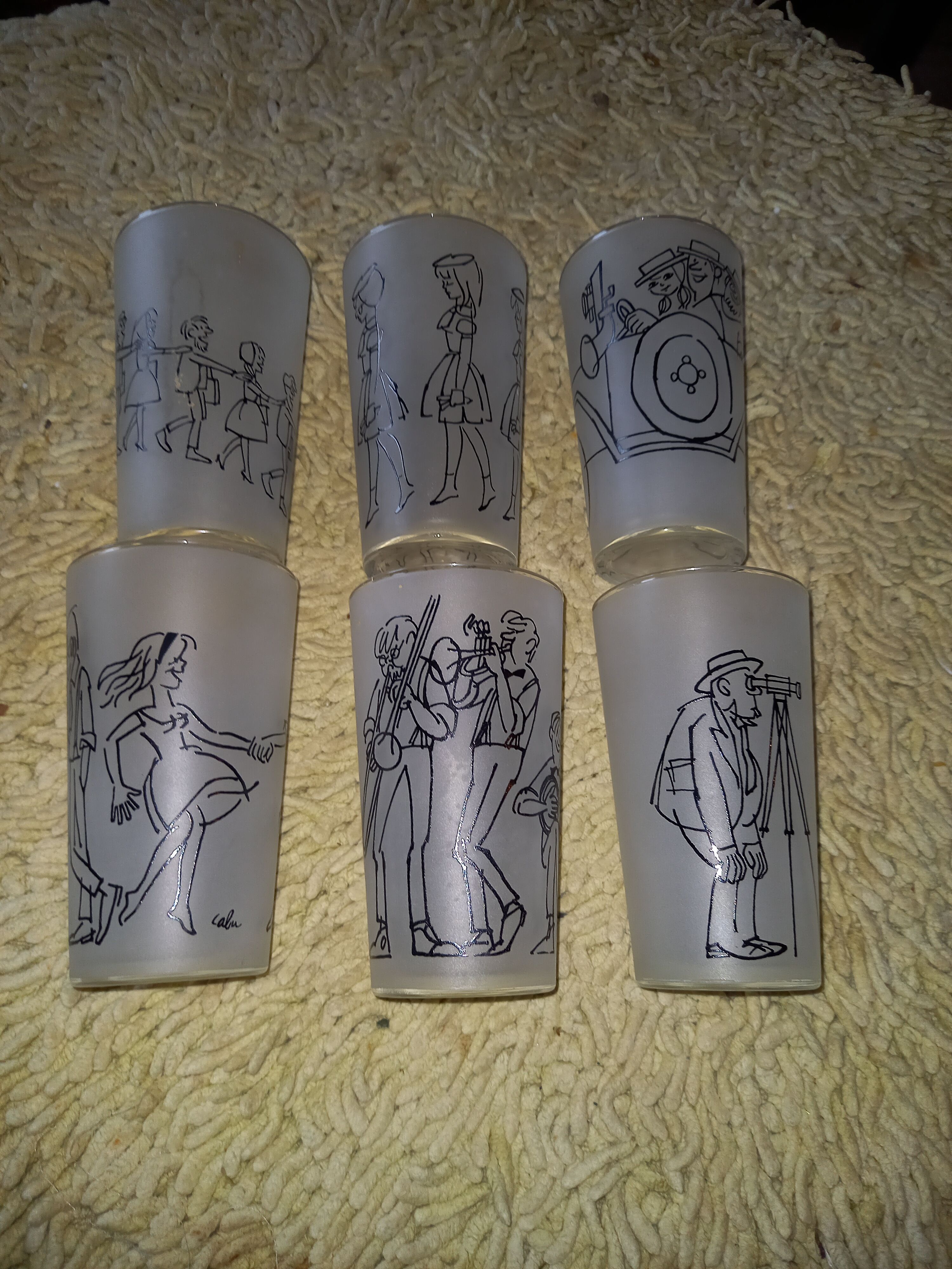 6 glasses illustrated by Cabu