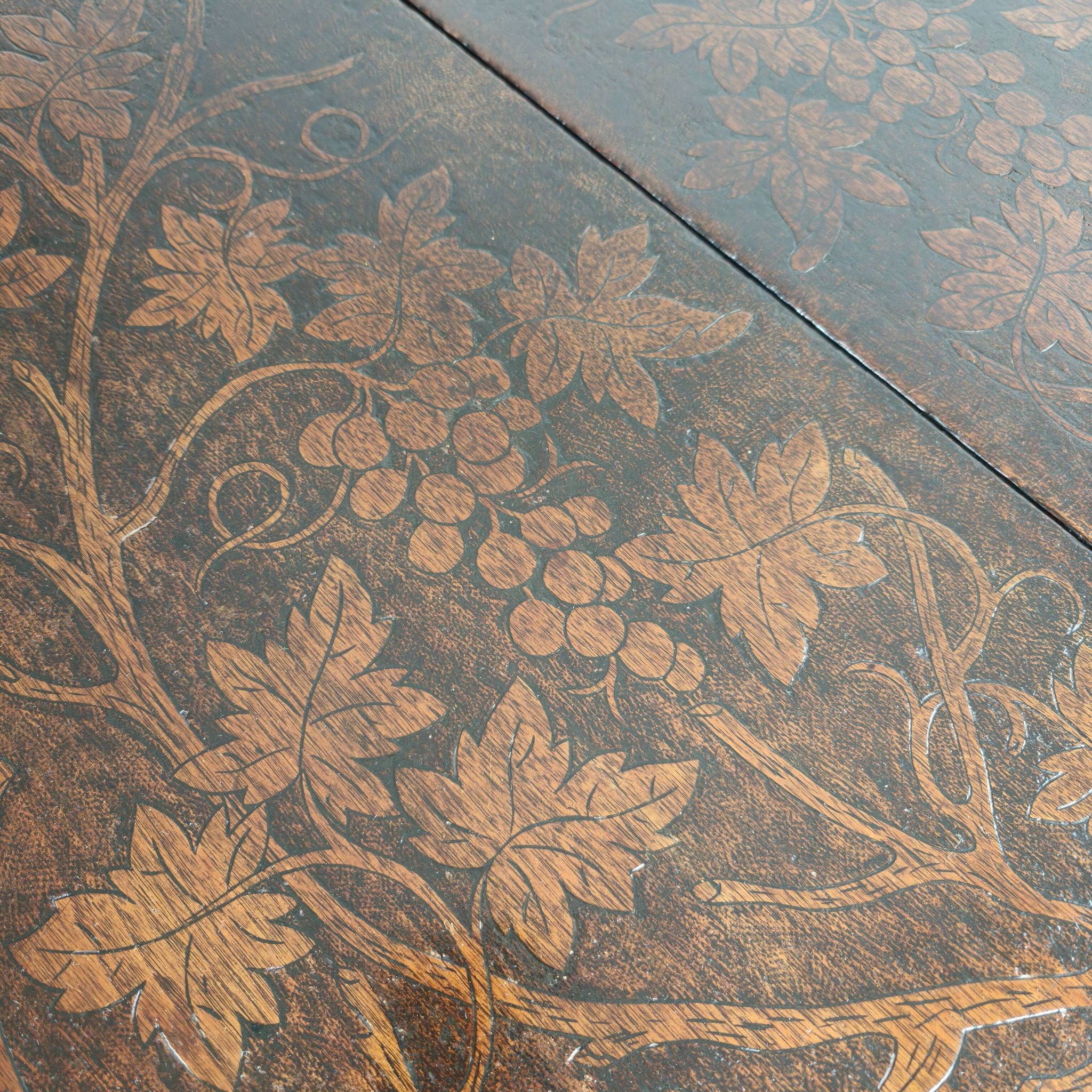 Table de centre de la Forêt-Noire par Matthijs Horrix pour Horrix Den Haag, années 1890.