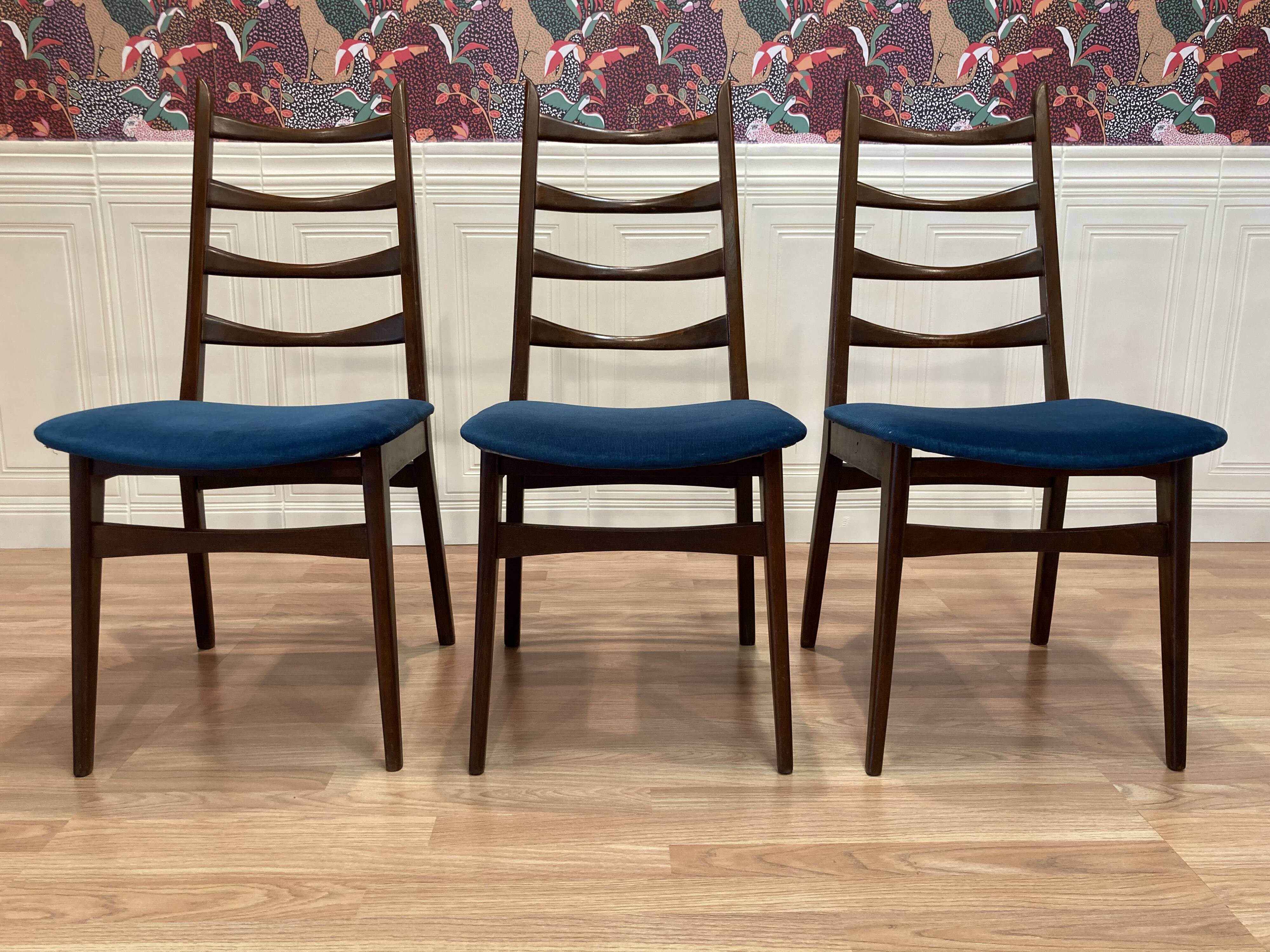 Suite de 3 chaises "design scandinave".