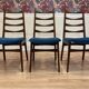 Suite de 3 chaises "design scandinave".