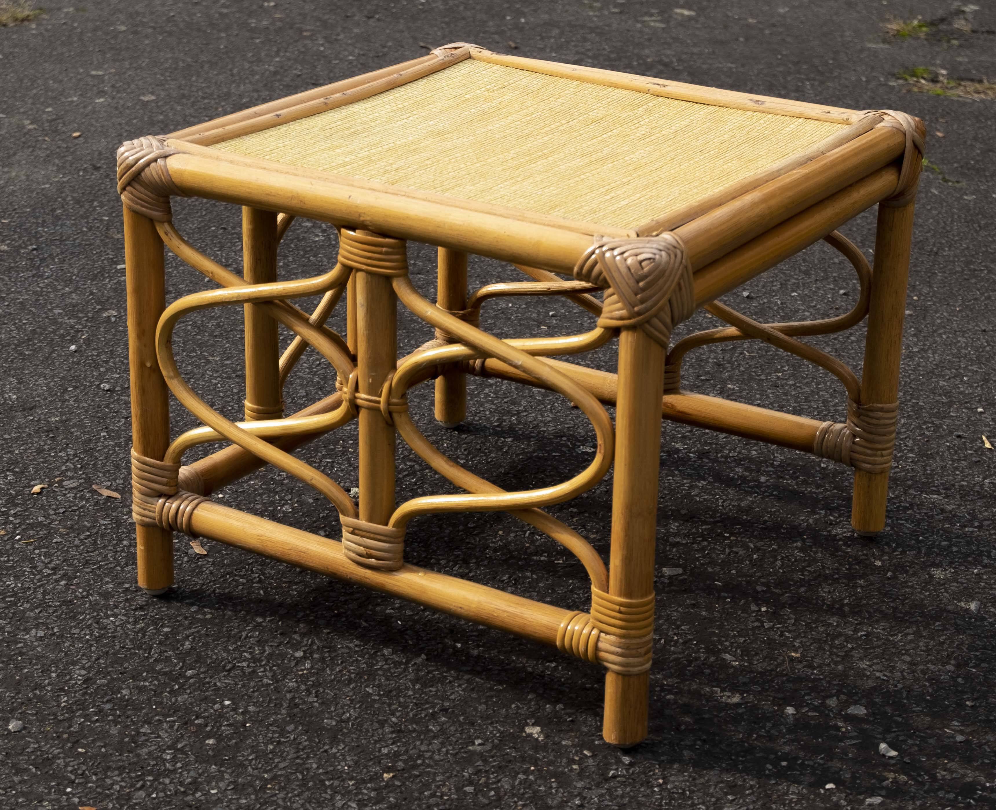 petite table basse rotin
