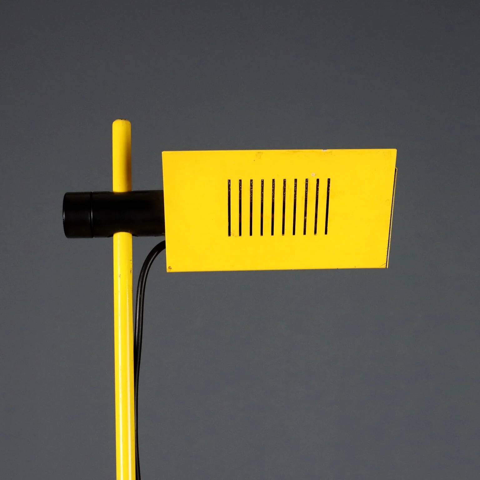 Vintage floor lamp in metal and aluminium, Italy, 1980s.
