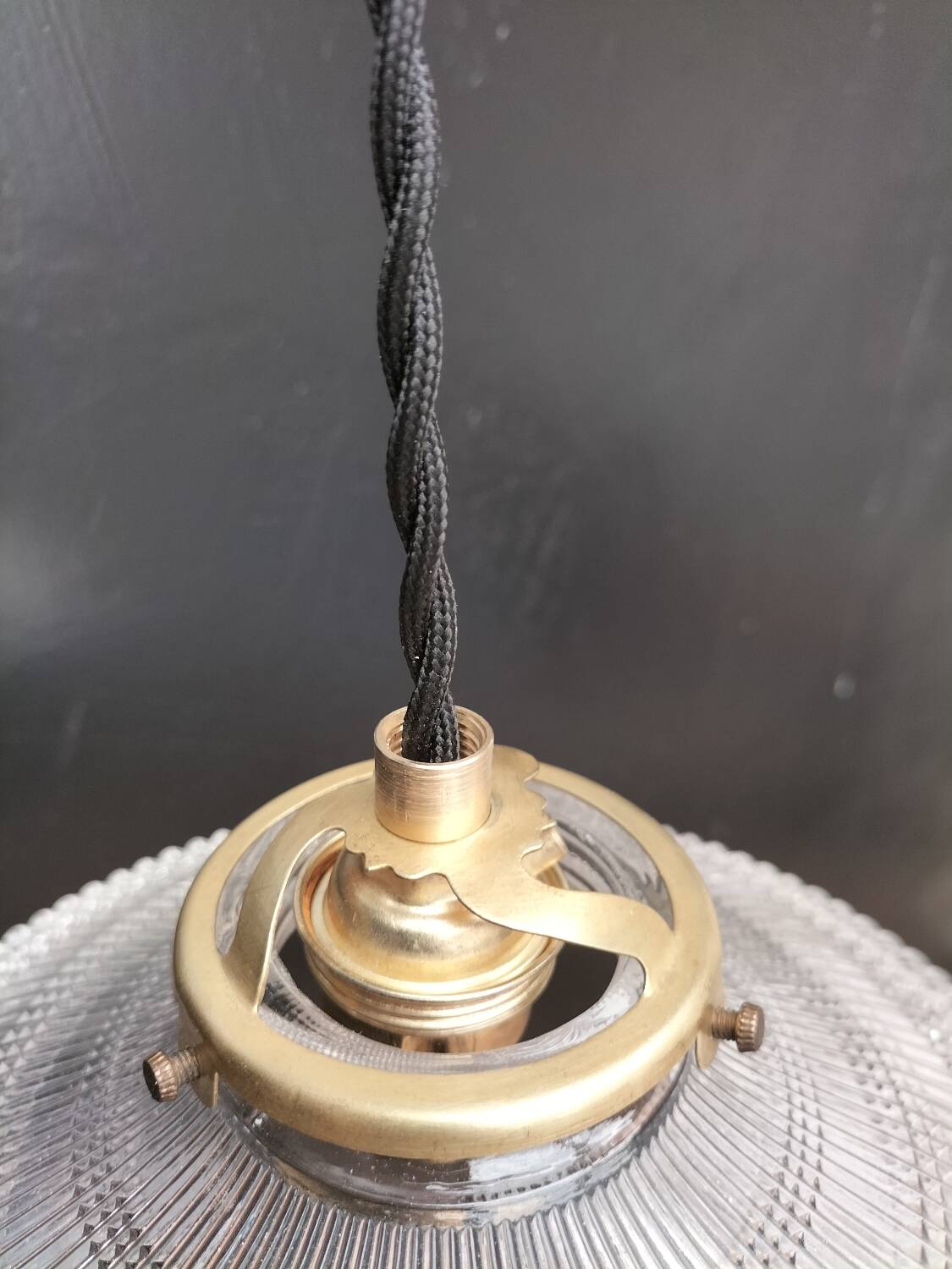 Suspension en verre holophane