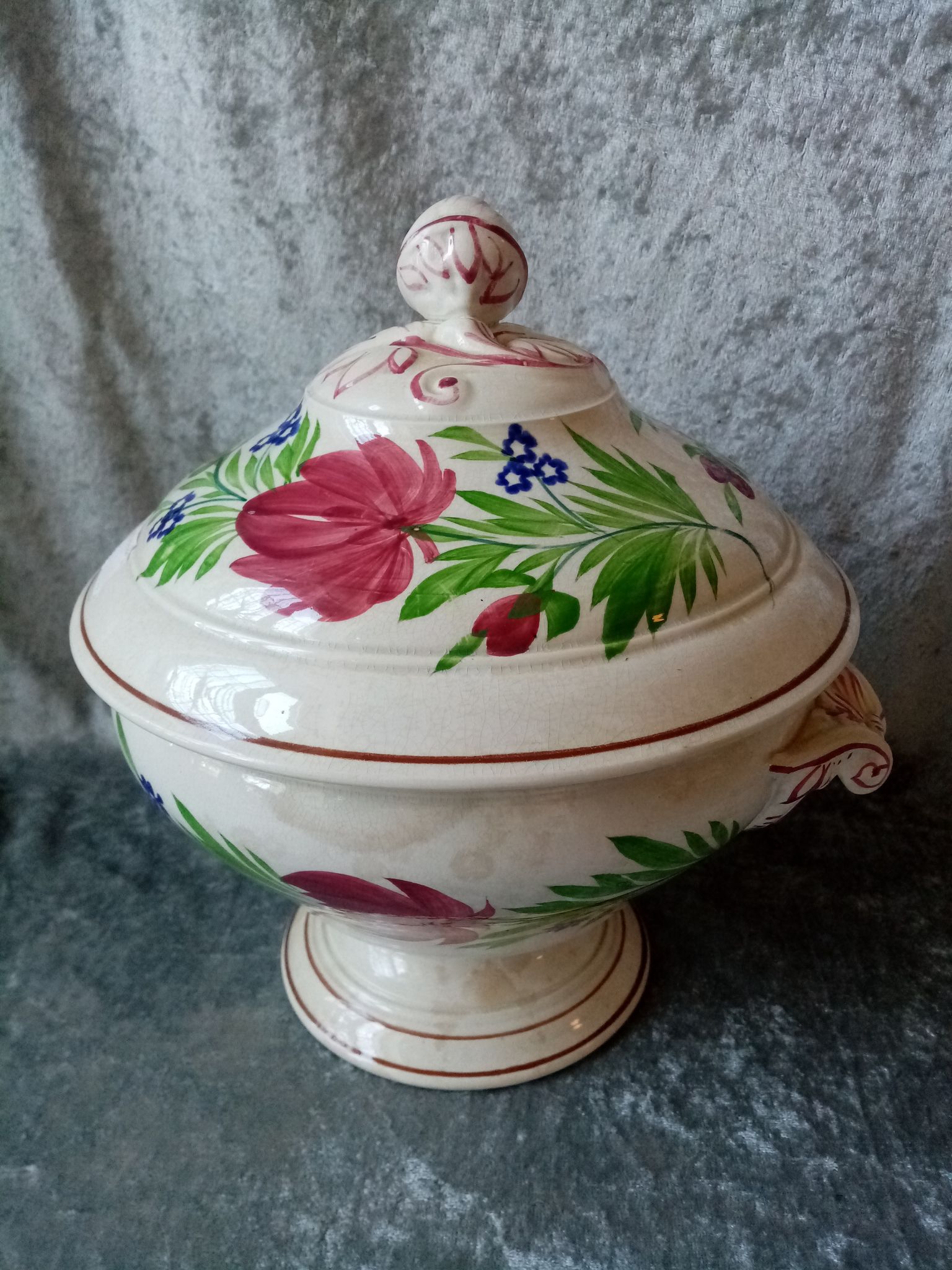 Soupiere with floral decoration painted by hand sarreguemines signed
