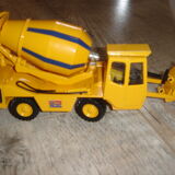 Caterpillar Joal 1980 self-cement mixer