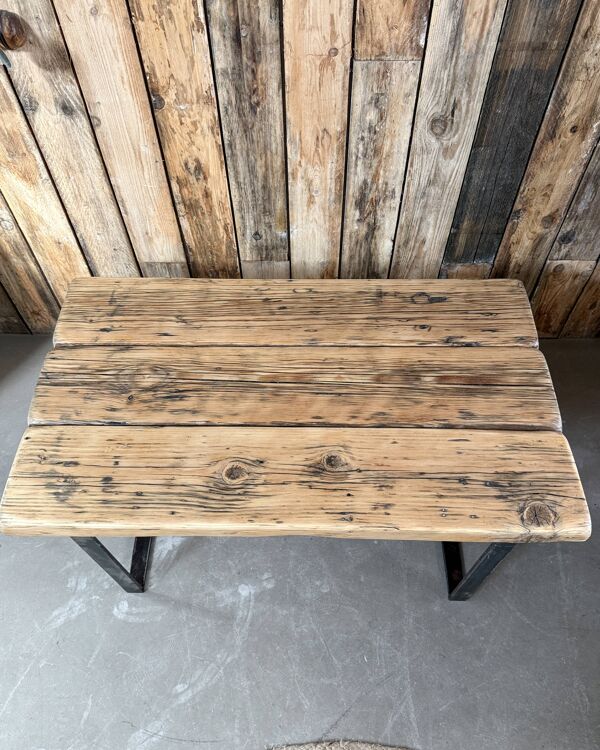 Table basse industrielle vintage (rénovée)