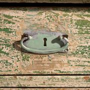 Old bedroom chest of drawers with green tones (c.1920) #8