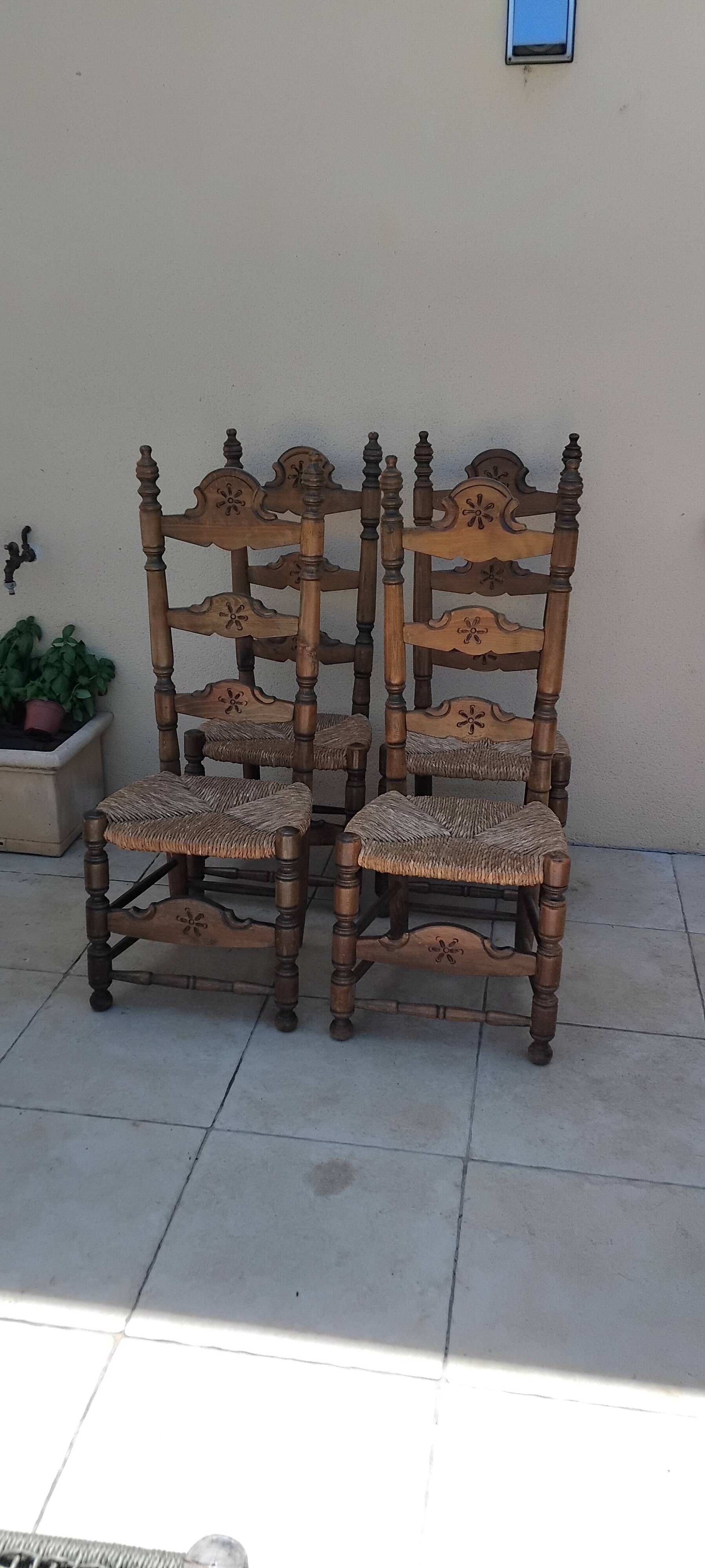 4 antique Provençal wooden chairs