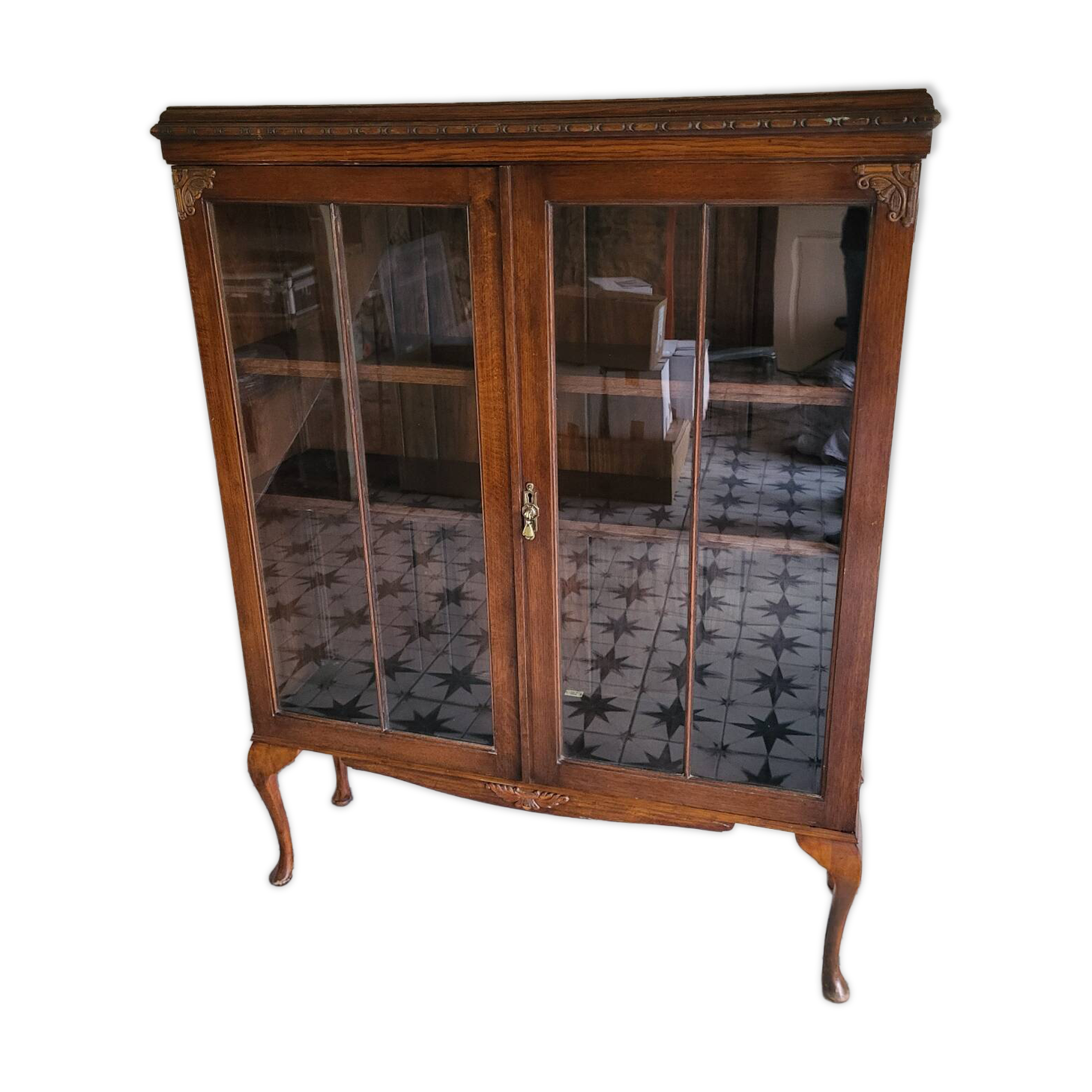 Vitrine sur pieds