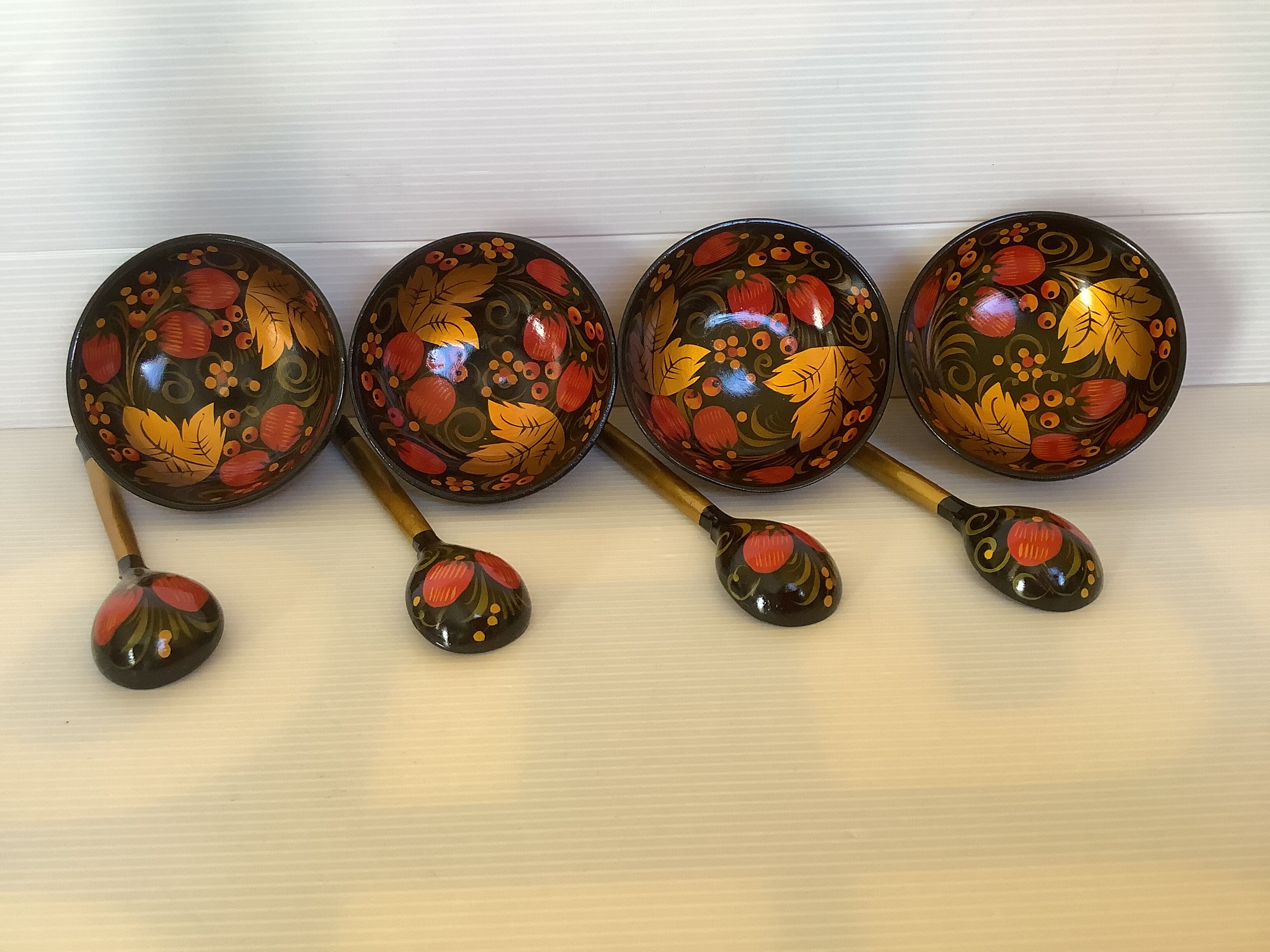 4 bowls bowls 4 spoons khokhloma Russian