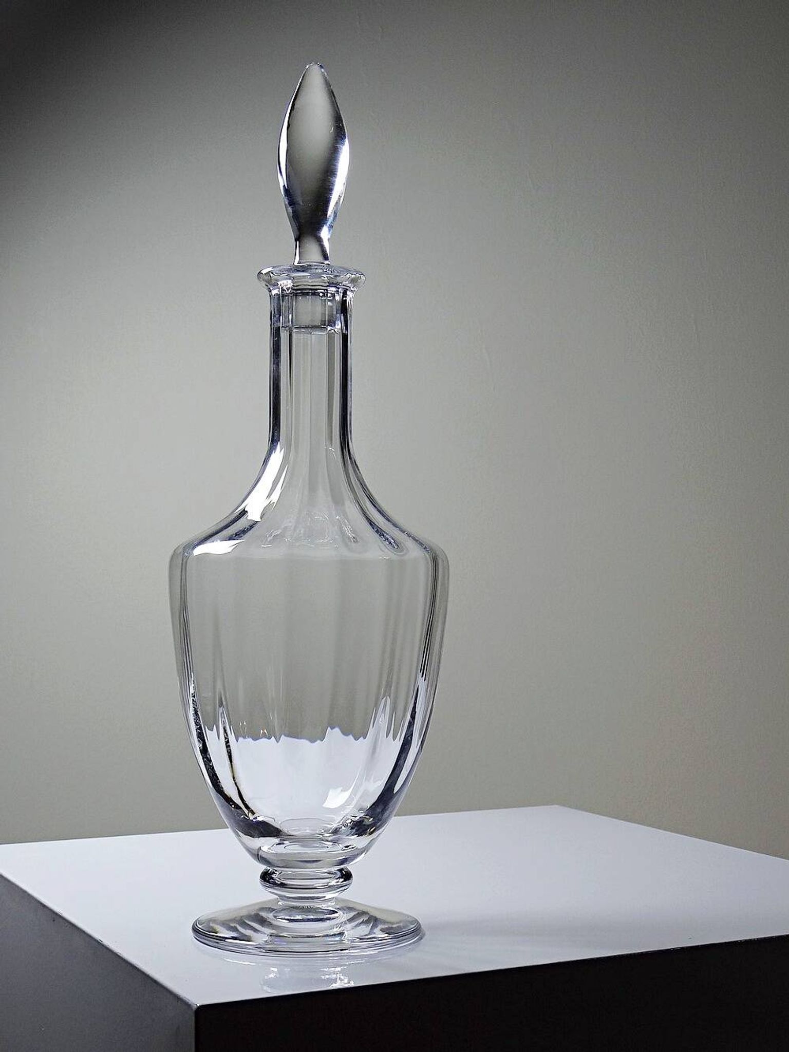 Large crystal decanter from Sèvres, vintage 1970s-1980s.