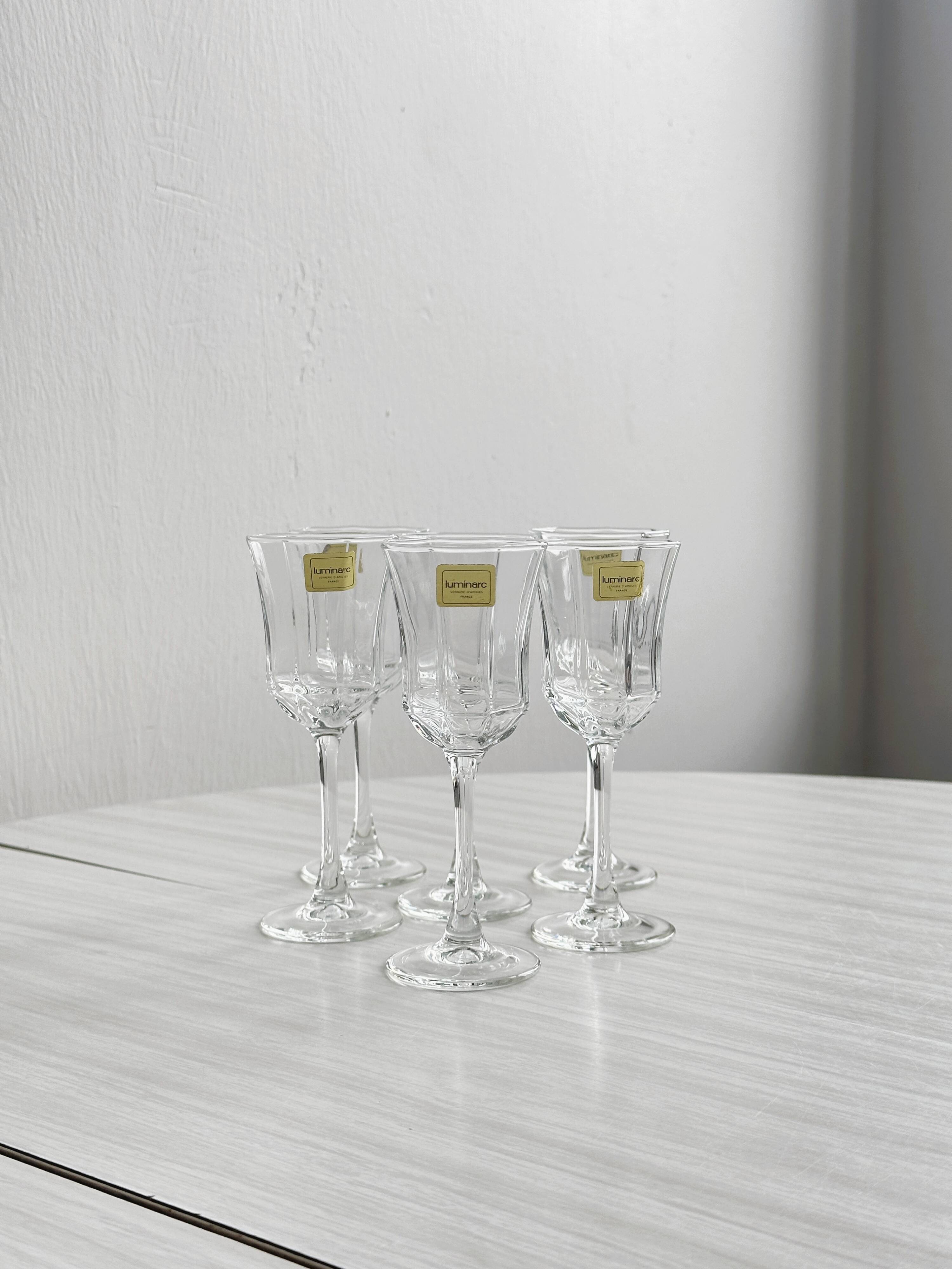 6 Luminarc liqueur glasses.