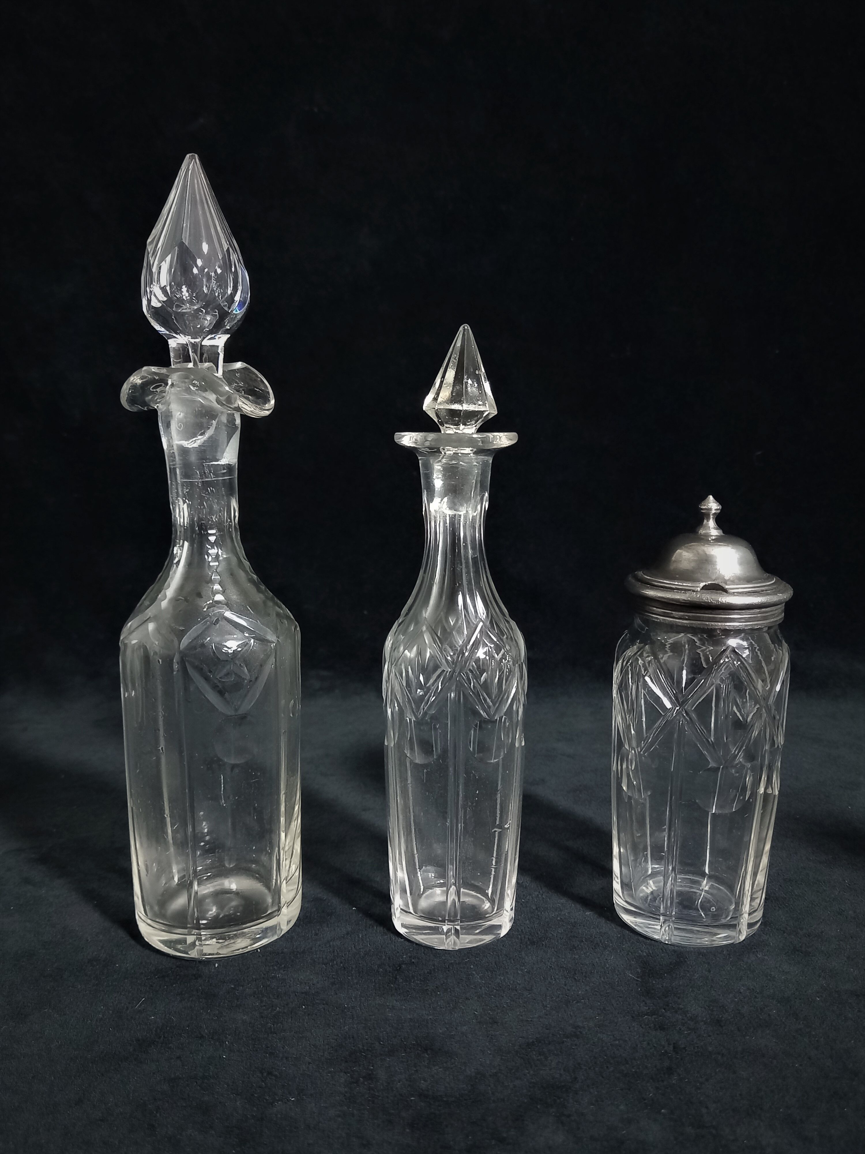 Neoclassical Style Condiment Service (Six Pieces)