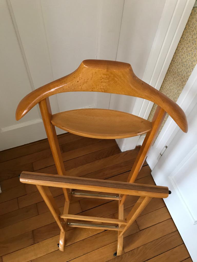Vintage 70s room valet in very good condition beech wood